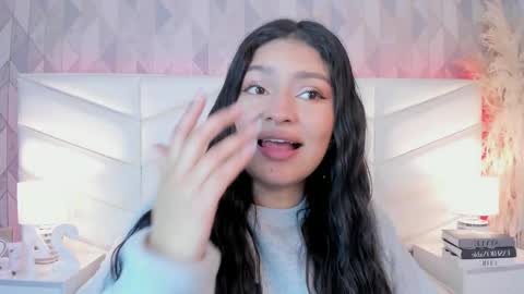 Snapshot of victoria___jonnes chatting on 3, 10, 2025 victoria___jonnes online show from 3, 10, 2025