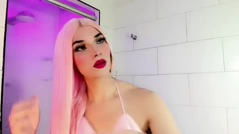 Snapshot of victoria_kastelo chatting on 28, 10, 2025 Victoria online show from 28, 10, 2025