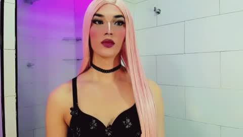 Snapshot of victoria_kastelo chatting on 3, 11, 2025 Victoria online show from 3, 11, 2025