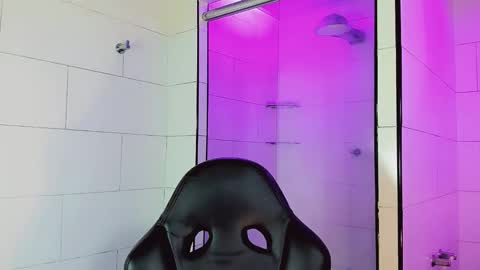 Snapshot of victoria_kastelo chatting on 4, 11, 2025 Victoria online show from 4, 11, 2025