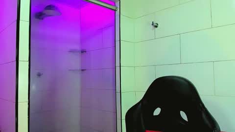 Snapshot of victoria_kastelo chatting on 5, 11, 2025 Victoria online show from 5, 11, 2025