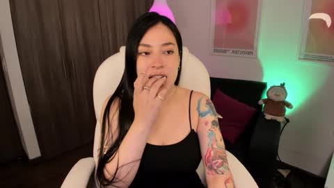 Victoria  online show from 13, 11, 2025