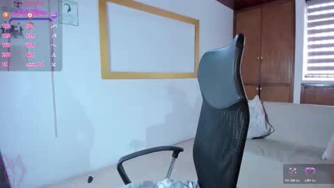 Snapshot of victoria_mooree chatting on 8, 11, 2025 Victoria Everyday From 1400 to 2130 Col Time online show from 8, 11, 2025