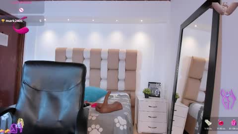 Snapshot of victoria_mooree chatting on 25, 11, 2025 Victoria Everyday From 1400 to 2130 Col Time online show from 25, 11, 2025