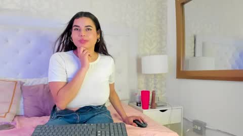 Snapshot of victoria_vallejo chatting on 25, 1, 2025 victoria  online show from 25, 1, 2025