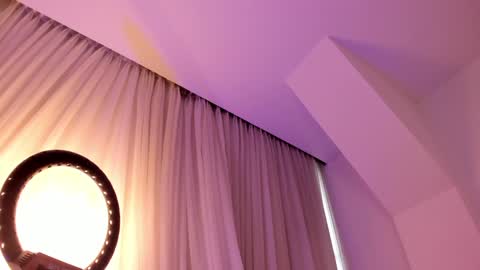 Snapshot of victoria_vallejo chatting on 1, 2, 2025 victoria  online show from 1, 2, 2025