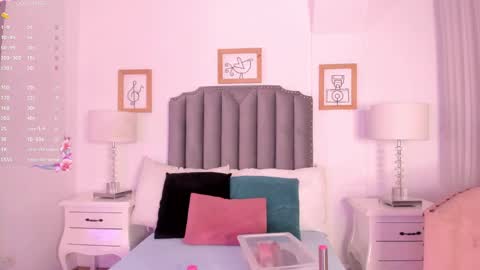 Snapshot of victoria_vallejo chatting on 2, 2, 2025 victoria  online show from 2, 2, 2025