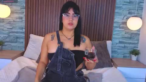 Victoria Andrade online show from 18, 2, 2026