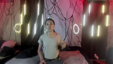 Snapshot of victoriaduarte chatting on 1, 11, 2025 Victoria online show from 1, 11, 2025