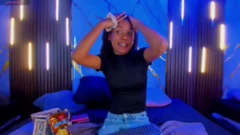 Snapshot of victoriaduarte chatting on 7, 11, 2025 Victoria online show from 7, 11, 2025