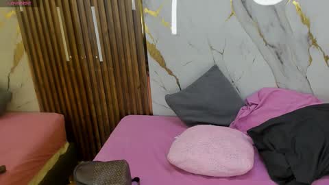 Snapshot of victoriaduarte chatting on 20, 11, 2025 Victoria online show from 20, 11, 2025