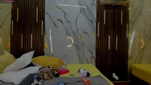 Snapshot of victoriaduarte chatting on 1, 12, 2025 Victoria online show from 1, 12, 2025