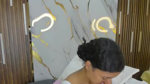 Snapshot of victoriaduarte chatting on 13, 12, 2025 Victoria online show from 13, 12, 2025