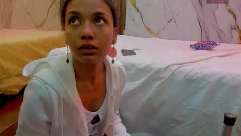 Snapshot of victoriaduarte chatting on 15, 12, 2025 Victoria online show from 15, 12, 2025