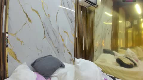 Snapshot of victoriaduarte chatting on 21, 12, 2025 Victoria online show from 21, 12, 2025