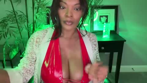 Snapshot of victoriagoldman chatting on 12, 2, 2025 Victoria online show from 12, 2, 2025