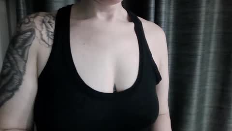 Snapshot of victoriaskyee chatting on 22, 4, 2026 victoriaskyee online show from 22, 4, 2026