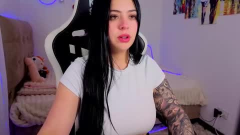 V  I C  T O R I A  online show from 2, 12, 2025