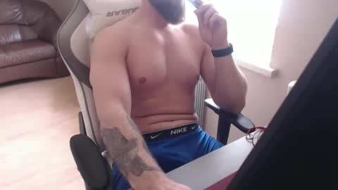 Snapshot of videmashot chatting on 9, 5, 2026 vade online show from 9, 5, 2026