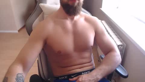 Snapshot of videmashot chatting on 10, 5, 2026 vade online show from 10, 5, 2026