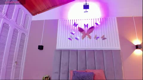 Snapshot of viiolett_lee chatting on 5, 1, 2025 Viiolett online show from 5, 1, 2025