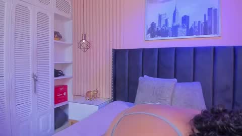 Snapshot of viiolett_lee chatting on 5, 1, 2025 Viiolett online show from 5, 1, 2025
