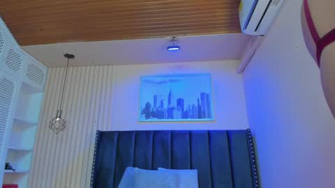 Snapshot of viiolett_lee chatting on 24, 1, 2025 Viiolett online show from 24, 1, 2025