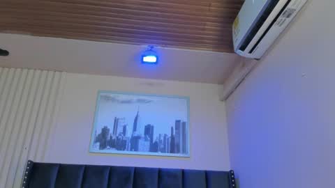 Snapshot of viiolett_lee chatting on 2, 3, 2025 Viiolett online show from 2, 3, 2025
