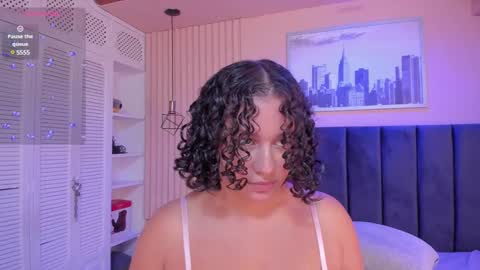 Snapshot of viiolett_lee chatting on 6, 3, 2025 Viiolett online show from 6, 3, 2025