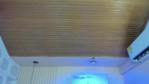 Snapshot of viiolett_lee chatting on 2, 10, 2025 Viiolett online show from 2, 10, 2025