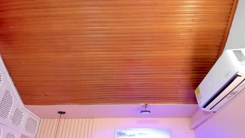 Snapshot of viiolett_lee chatting on 4, 10, 2025 Viiolett online show from 4, 10, 2025
