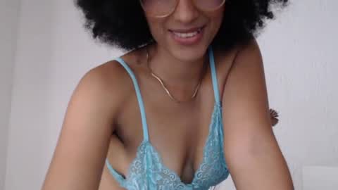 viiolettaaa online show from 1, 7, 2026