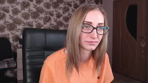 Snapshot of vikaericka chatting on 15, 12, 2024 Vika online show from 15, 12, 2024