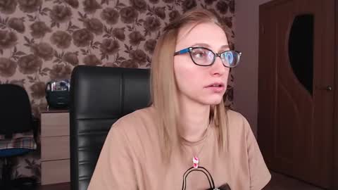 Snapshot of vikaericka chatting on 13, 1, 2025 Vika online show from 13, 1, 2025