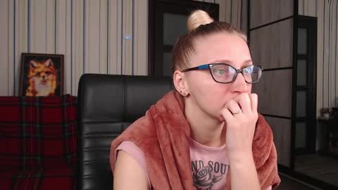 Snapshot of vikaericka chatting on 1, 10, 2025 Vika online show from 1, 10, 2025