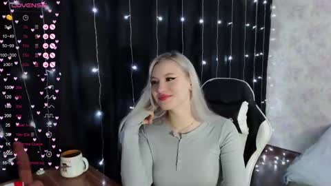 Snapshot of vikapowers chatting on 5, 2, 2025 vikapowers online show from 5, 2, 2025