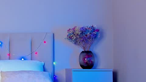 VIKKI online show from 3, 1, 2025