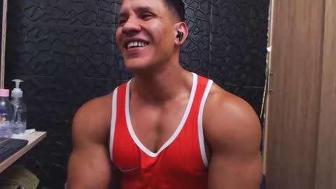 Viktor Herrera online show from 5, 11, 2025