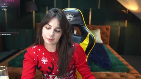 Snapshot of viktoria_storm chatting on 25, 12, 2024 Alisa online show from 25, 12, 2024