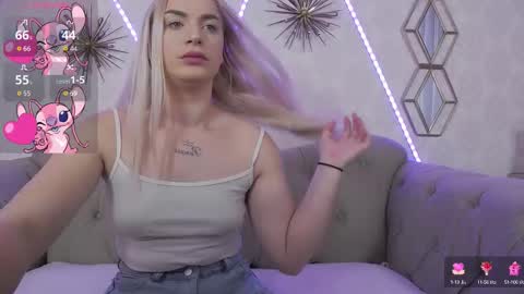 Snapshot of viktoriablue chatting on 10, 10, 2025 Viktoria online show from 10, 10, 2025