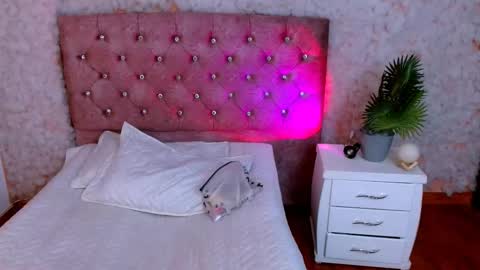 viky_evanss online show from 4, 2, 2026