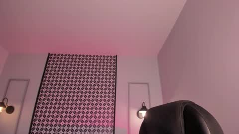 Snapshot of vikypetiteee chatting on 8, 2, 2026 Victoria online show from 8, 2, 2026