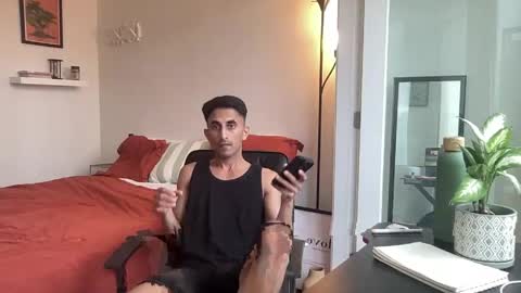 Italian Twink online show from 5, 6, 2026