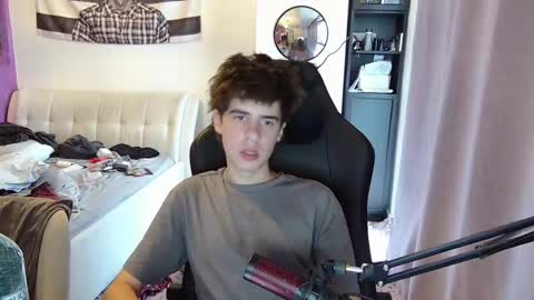 Snapshot of vinnie_06 chatting on 12, 9, 2025 vinnie online show from 12, 9, 2025