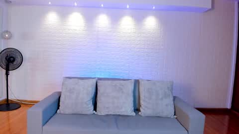 Violett  Everyday From 0530 to 1430 Col Time online show from 6, 3, 2025