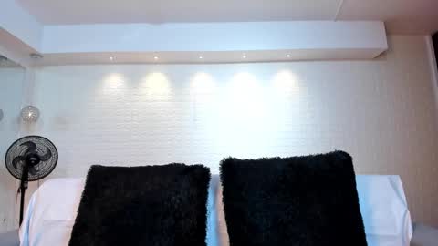 Violett  Everyday From 0530 to 1430 Col Time online show from 24, 9, 2025