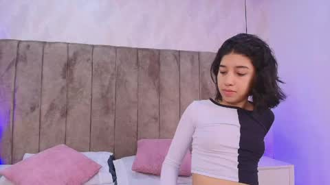 Snapshot of violet_606 chatting on 13, 5, 2026 Violeta online show from 13, 5, 2026