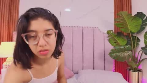 Snapshot of violet_606 chatting on 29, 5, 2026 Violeta online show from 29, 5, 2026
