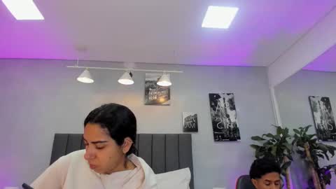 Violet and Myers online show from 19, 11, 2025