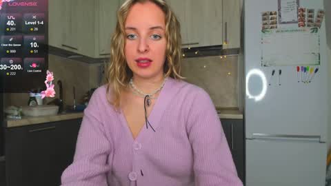 Snapshot of violet_blue_eyes chatting on 25, 12, 2024 Violet online show from 25, 12, 2024
